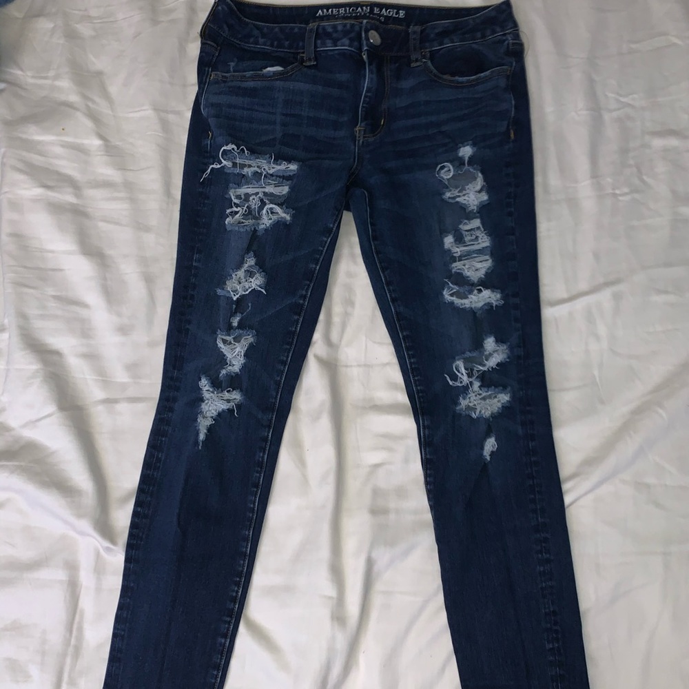 American Eagle Ripped Skinny Jeans, Size 4.